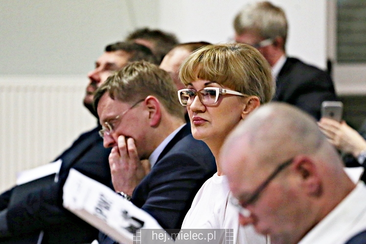 Otwarta rozprawa administracyjna dotycząca firmy Kronospan