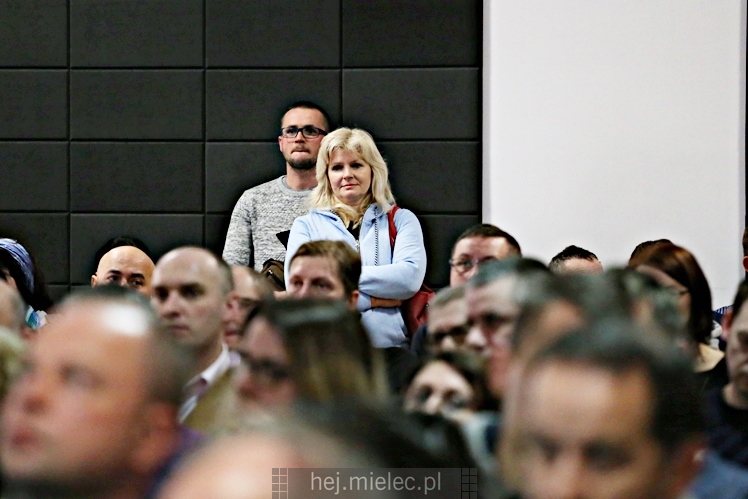 Otwarta rozprawa administracyjna dotycząca firmy Kronospan