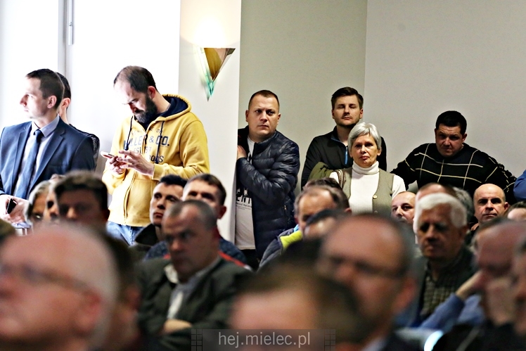 Otwarta rozprawa administracyjna dotycząca firmy Kronospan