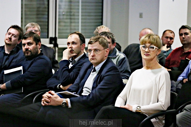 Otwarta rozprawa administracyjna dotycząca firmy Kronospan