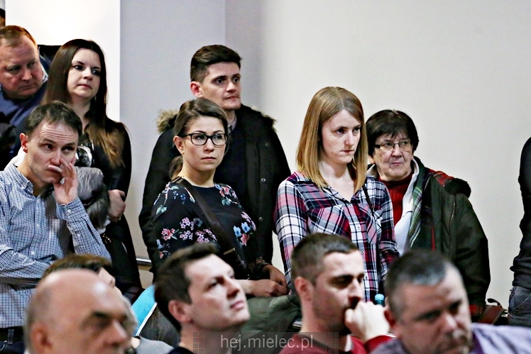 Otwarta rozprawa administracyjna dotycząca firmy Kronospan