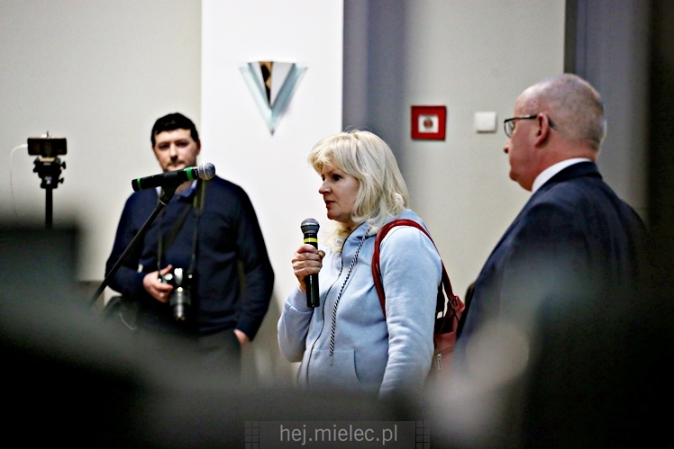 Otwarta rozprawa administracyjna dotycząca firmy Kronospan