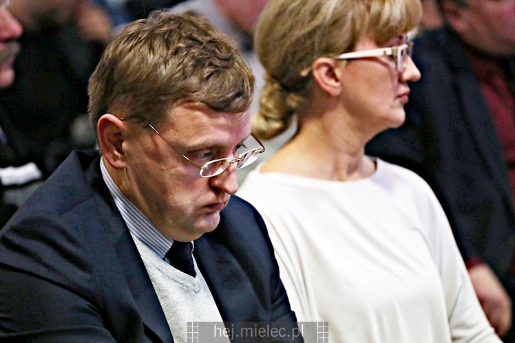 Otwarta rozprawa administracyjna dotycząca firmy Kronospan
