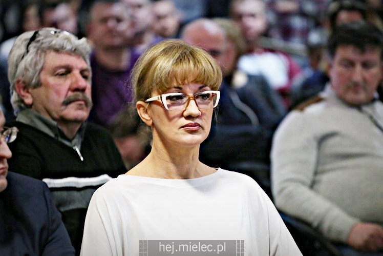 Otwarta rozprawa administracyjna dotycząca firmy Kronospan
