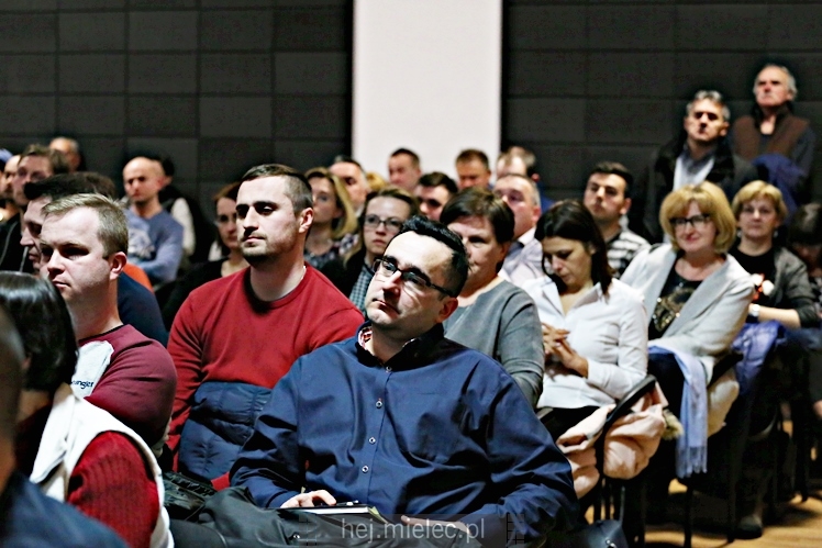 Otwarta rozprawa administracyjna dotycząca firmy Kronospan