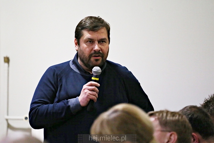 Otwarta rozprawa administracyjna dotycząca firmy Kronospan