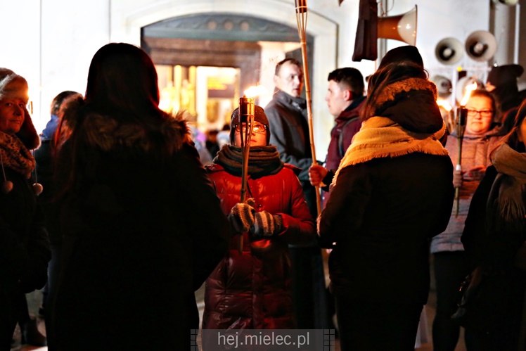 Drogi Krzyżowe ulicami Mielca
