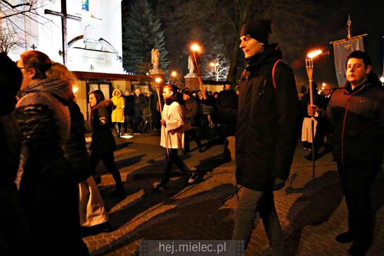 Drogi Krzyżowe ulicami Mielca