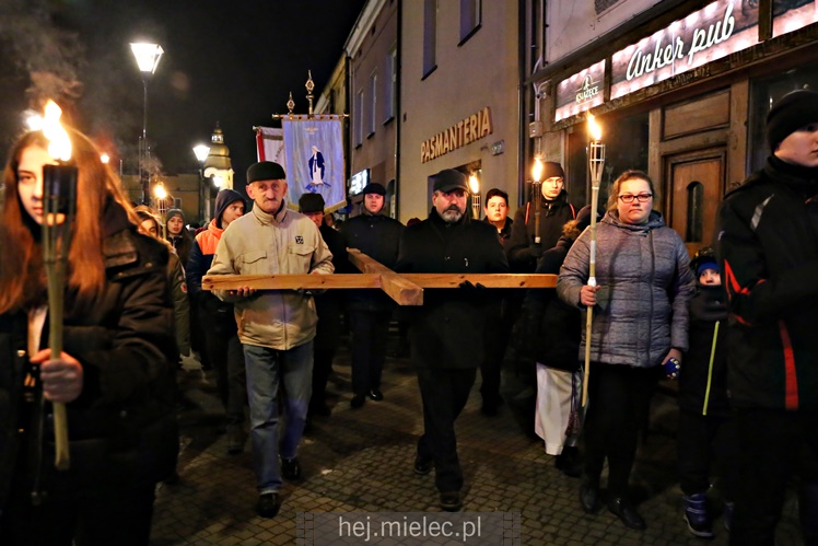 Drogi Krzyżowe ulicami Mielca
