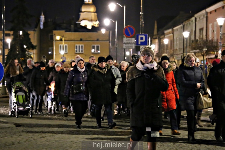 Drogi Krzyżowe ulicami Mielca