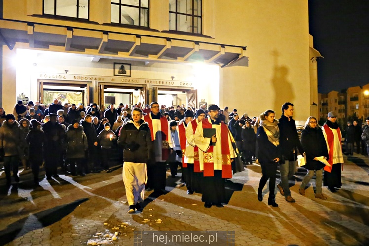 Drogi Krzyżowe ulicami Mielca
