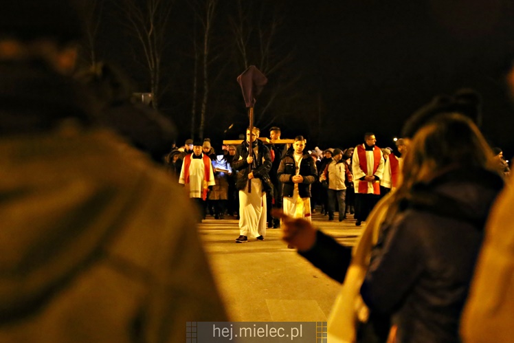 Drogi Krzyżowe ulicami Mielca