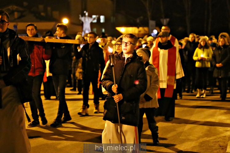 Drogi Krzyżowe ulicami Mielca