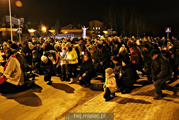 Drogi Krzyżowe ulicami Mielca