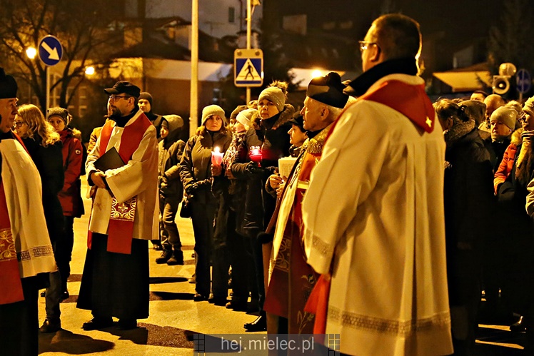 Drogi Krzyżowe ulicami Mielca