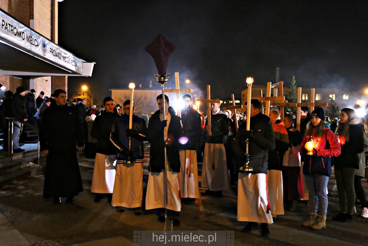 Drogi Krzyżowe ulicami Mielca