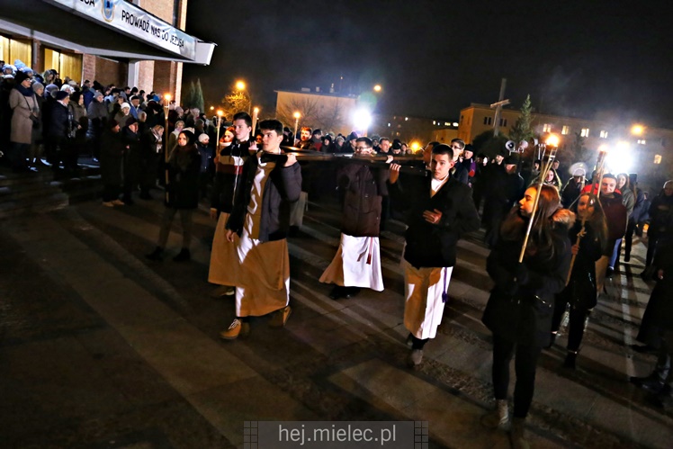 Drogi Krzyżowe ulicami Mielca