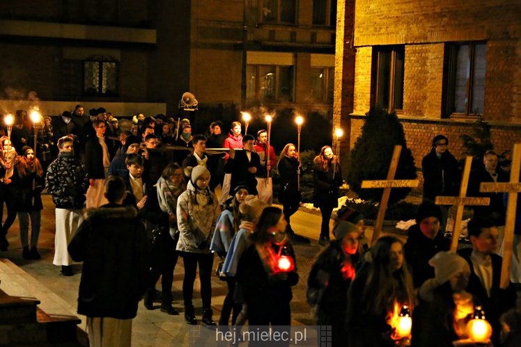 Drogi Krzyżowe ulicami Mielca