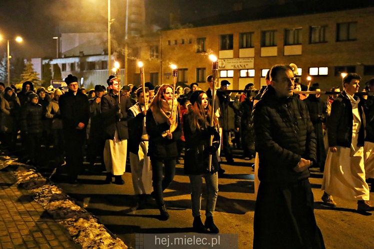 Drogi Krzyżowe ulicami Mielca