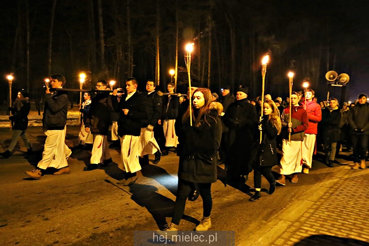 Drogi Krzyżowe ulicami Mielca