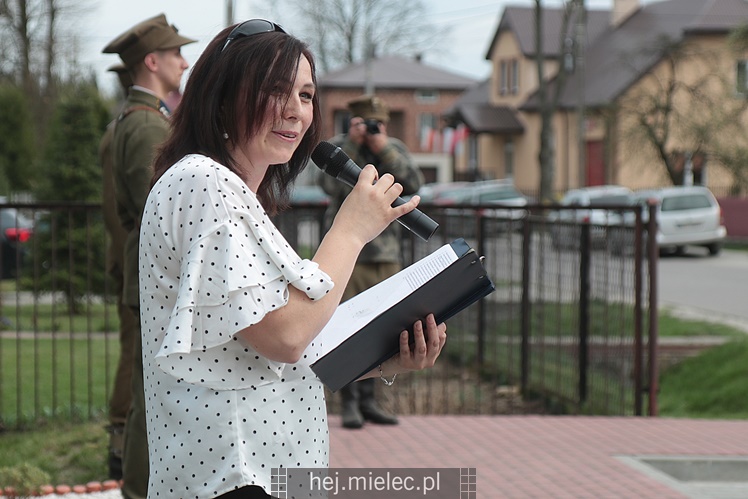 Nadanie imion Dębom Niezłomnych, inscenizacja bitwy NSZ - NKWD