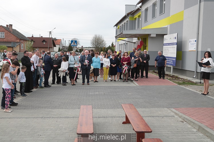 Nadanie imion Dębom Niezłomnych, inscenizacja bitwy NSZ - NKWD