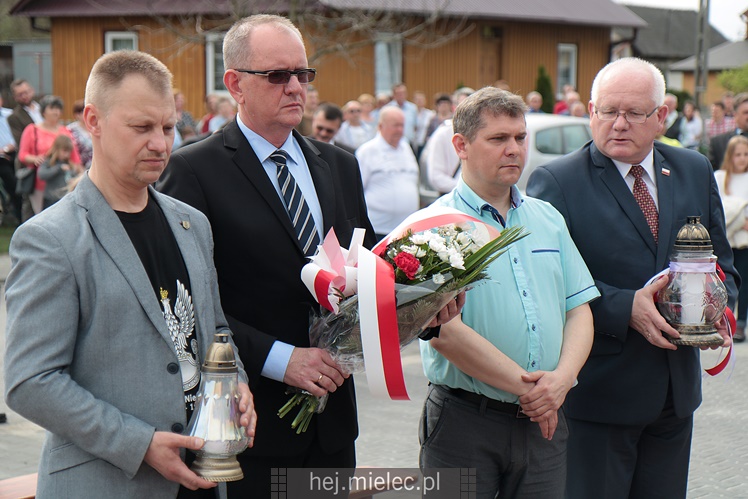 Nadanie imion Dębom Niezłomnych, inscenizacja bitwy NSZ - NKWD