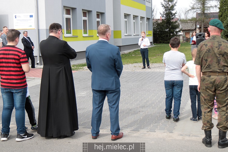 Nadanie imion Dębom Niezłomnych, inscenizacja bitwy NSZ - NKWD