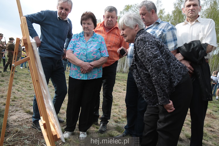 Nadanie imion Dębom Niezłomnych, inscenizacja bitwy NSZ - NKWD