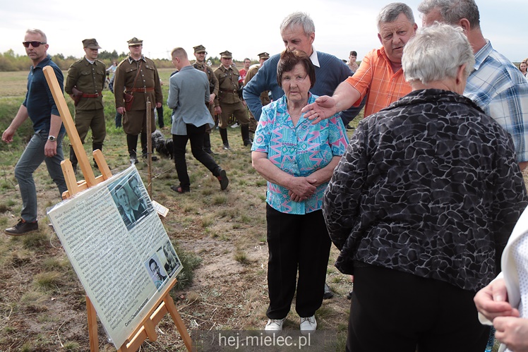 Nadanie imion Dębom Niezłomnych, inscenizacja bitwy NSZ - NKWD