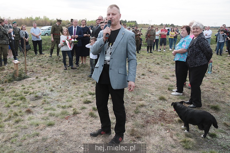 Nadanie imion Dębom Niezłomnych, inscenizacja bitwy NSZ - NKWD