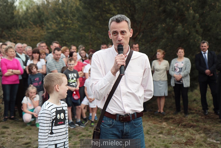 Nadanie imion Dębom Niezłomnych, inscenizacja bitwy NSZ - NKWD