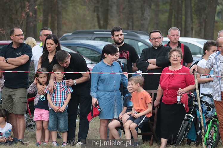 Nadanie imion Dębom Niezłomnych, inscenizacja bitwy NSZ - NKWD