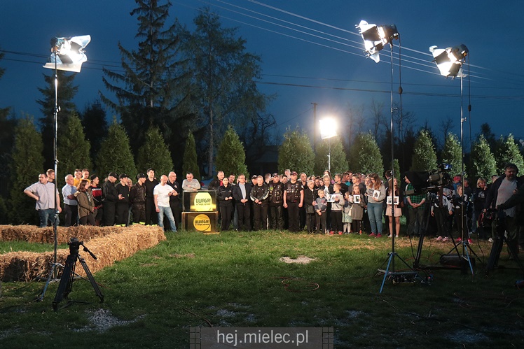TVN nadawał na żywo z Tuszymy