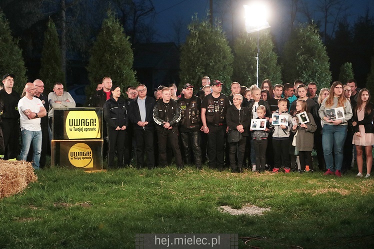 TVN nadawał na żywo z Tuszymy