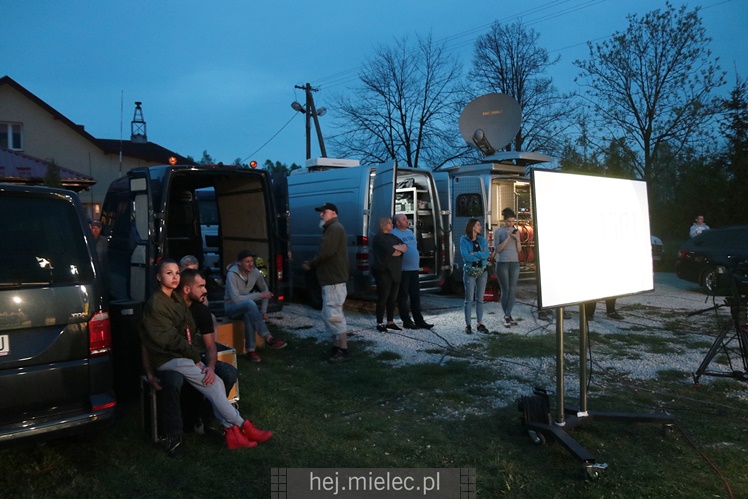 TVN nadawał na żywo z Tuszymy