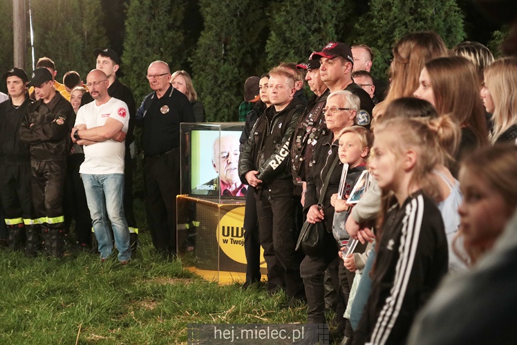 TVN nadawał na żywo z Tuszymy
