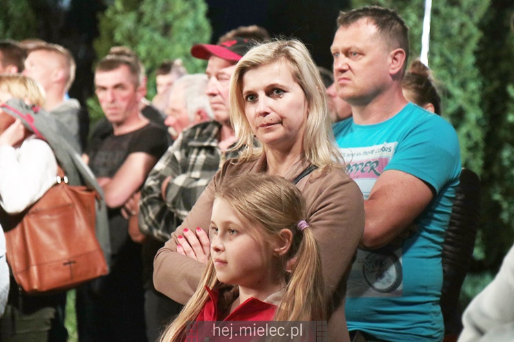 TVN nadawał na żywo z Tuszymy