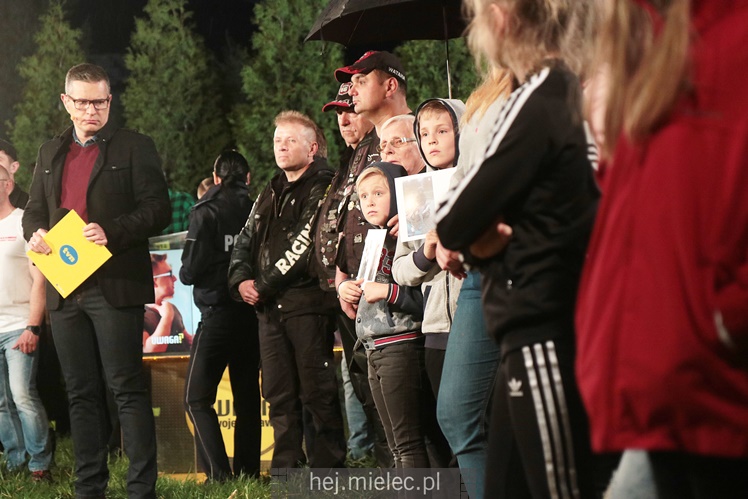 TVN nadawał na żywo z Tuszymy