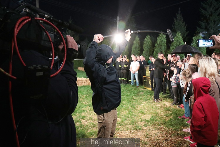 TVN nadawał na żywo z Tuszymy