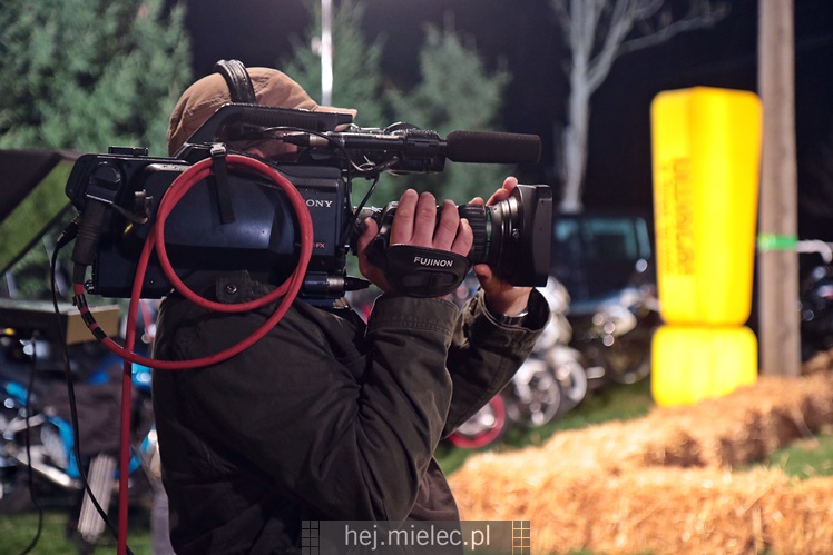 TVN nadawał na żywo z Tuszymy