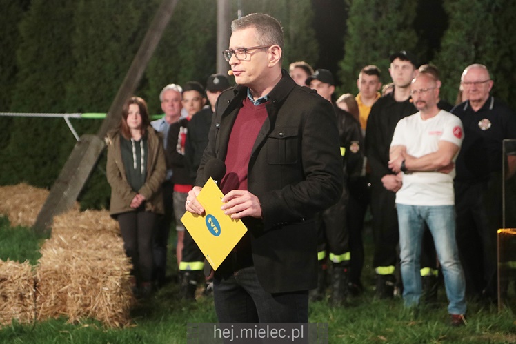 TVN nadawał na żywo z Tuszymy