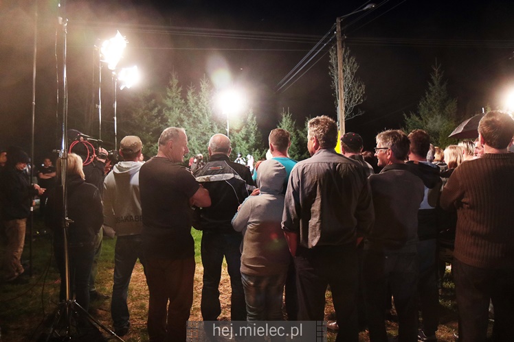 TVN nadawał na żywo z Tuszymy