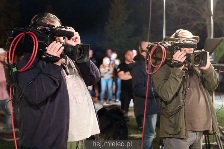 TVN nadawał na żywo z Tuszymy