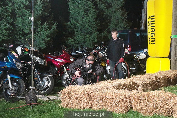 TVN nadawał na żywo z Tuszymy