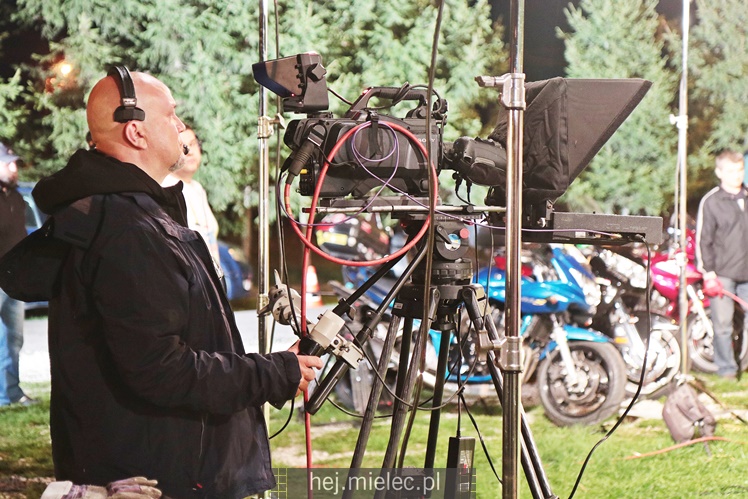 TVN nadawał na żywo z Tuszymy