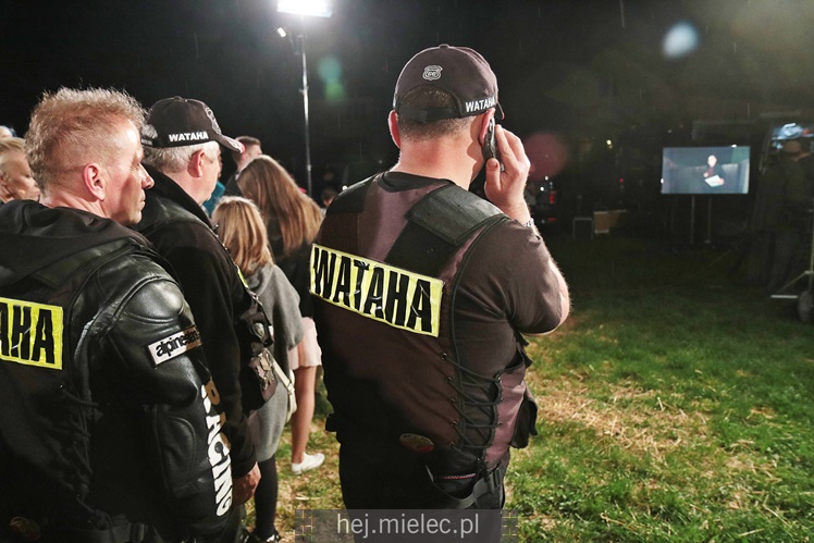 TVN nadawał na żywo z Tuszymy