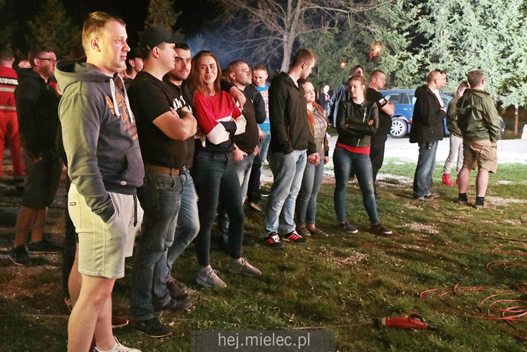 TVN nadawał na żywo z Tuszymy