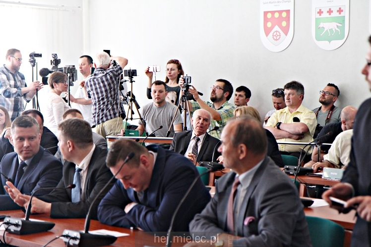 Nadzwyczajna sesja Rady Miejskiej w Mielcu z udziałem ministra środowiska