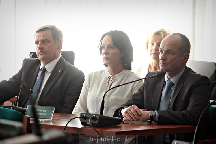 Nadzwyczajna sesja Rady Miejskiej w Mielcu z udziałem ministra środowiska